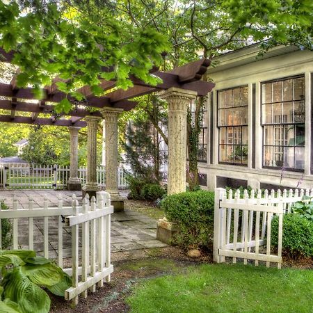 Bluefield Inn, A Select Registry Propery Екстериор снимка