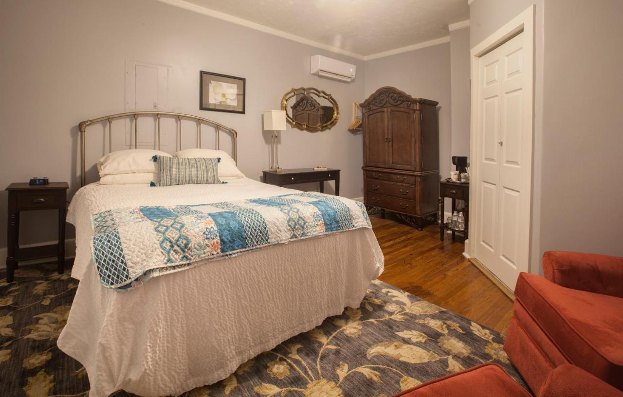 Bluefield Inn, A Select Registry Propery Екстериор снимка