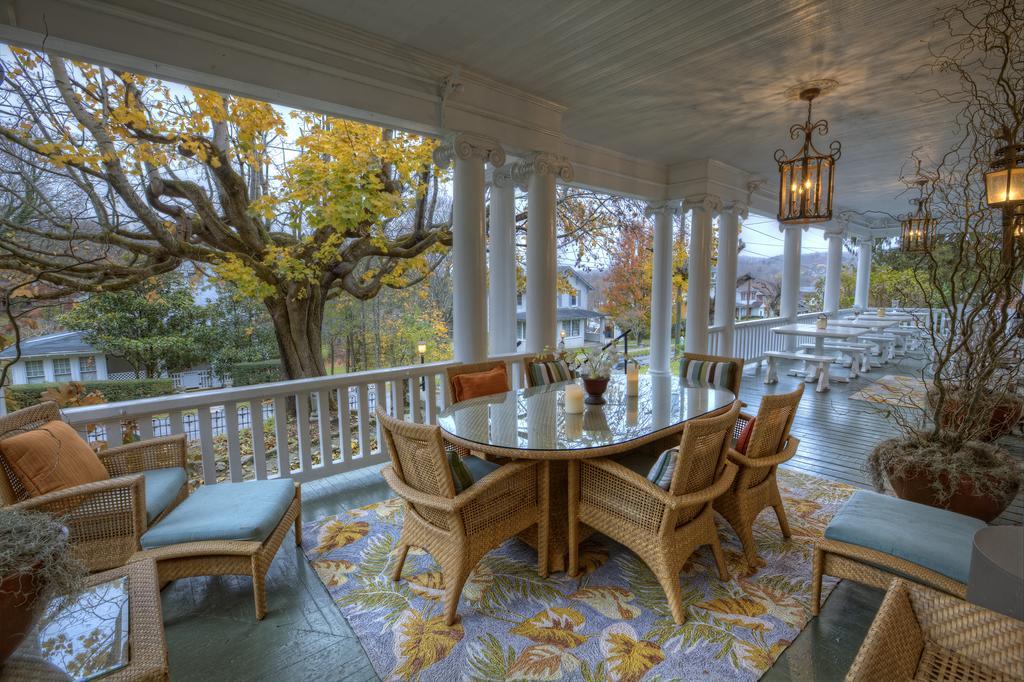 Bluefield Inn, A Select Registry Propery Екстериор снимка