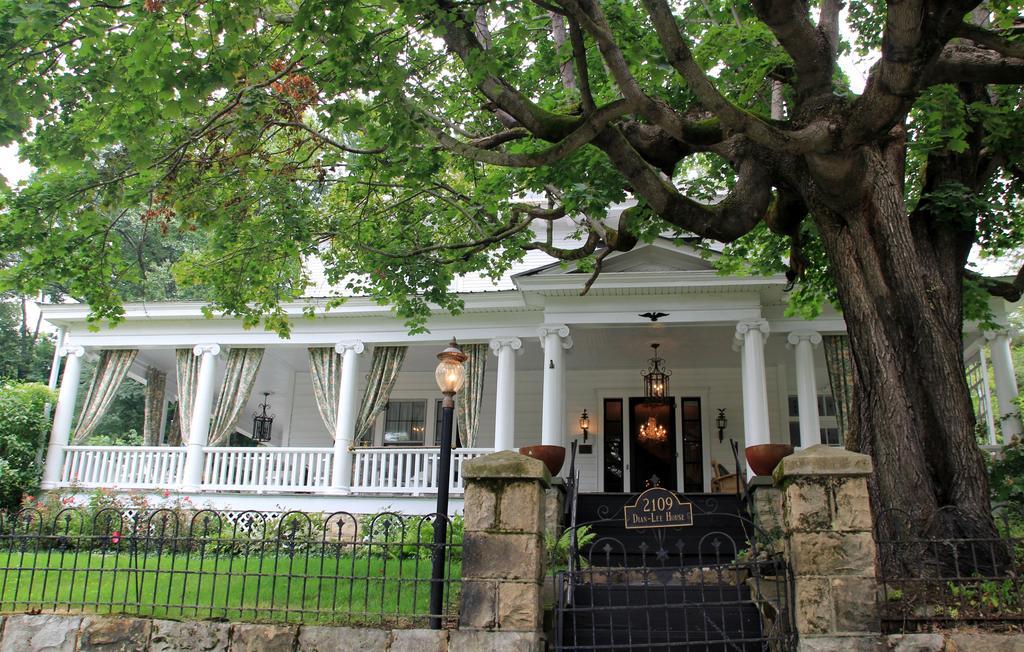 Bluefield Inn, A Select Registry Propery Екстериор снимка